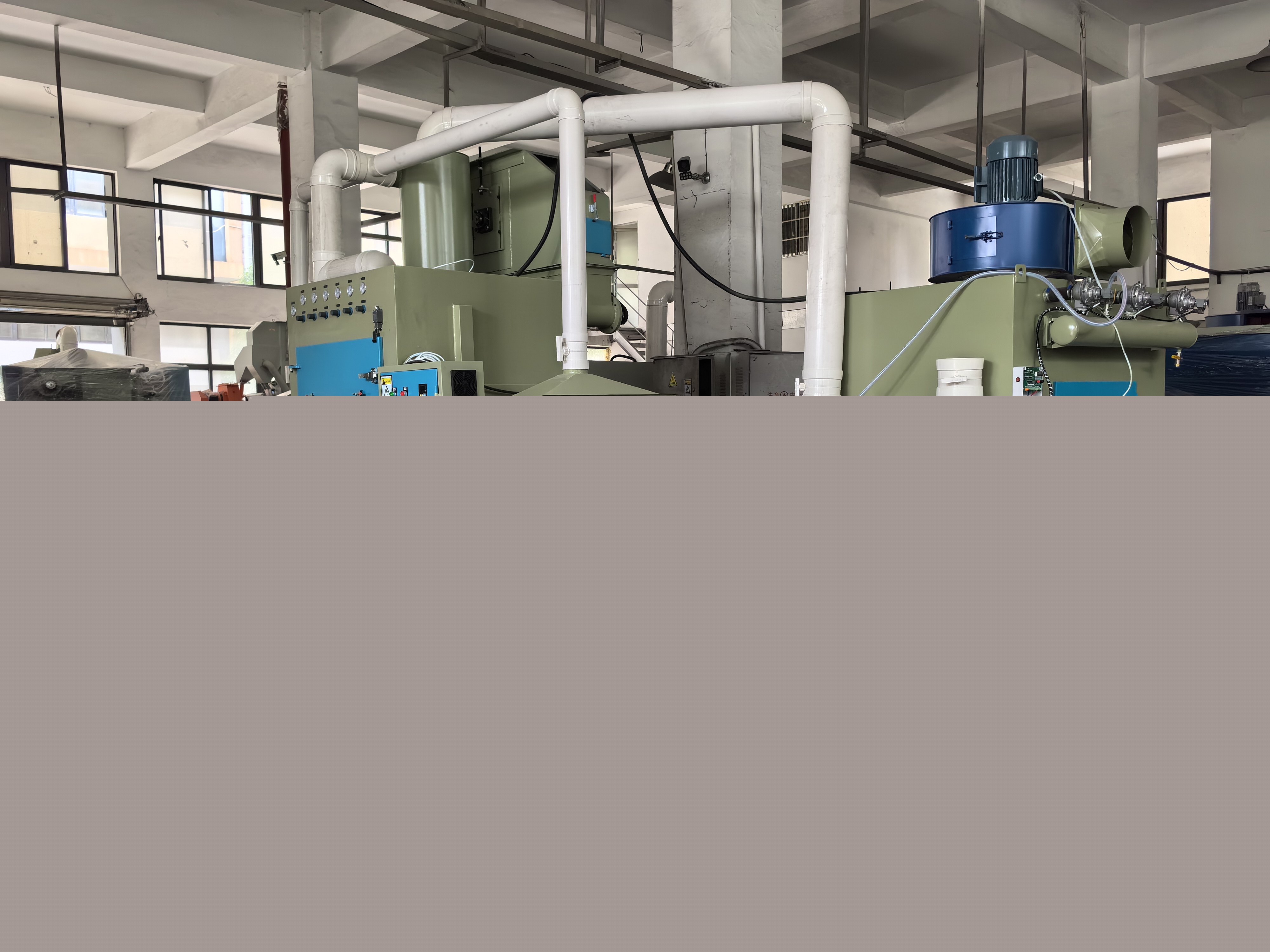 通過式自動噴砂機